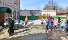 Масленичные гуляния прошли в воскресной школе Преображенского собора